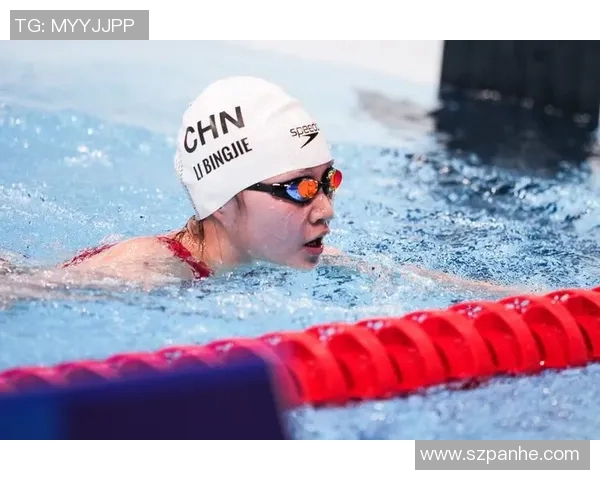 游泳名将突破极限 打破纪录背后的坚韧与奋斗